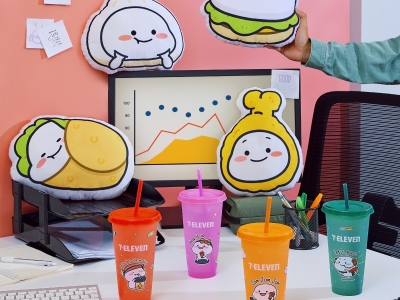 7-11_Quby Pillows and Color Changing Tumbler